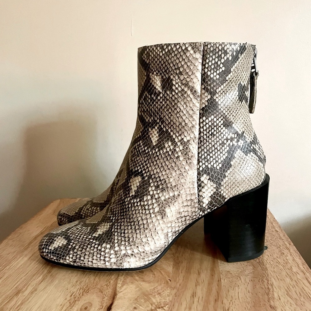 Dolce Vita Size 9 Faux Snakeskin Half-Calf Booties